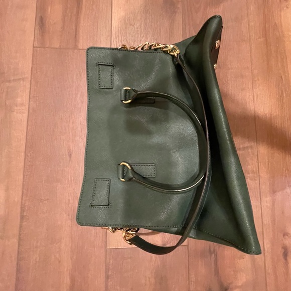 New Michael Kors bag. - Picture 2 of 4